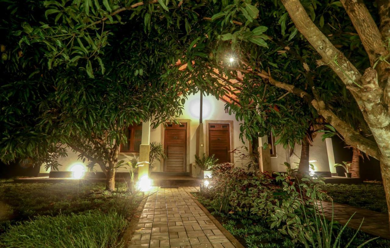 Subaseth Villa Anuradhapura Esterno foto